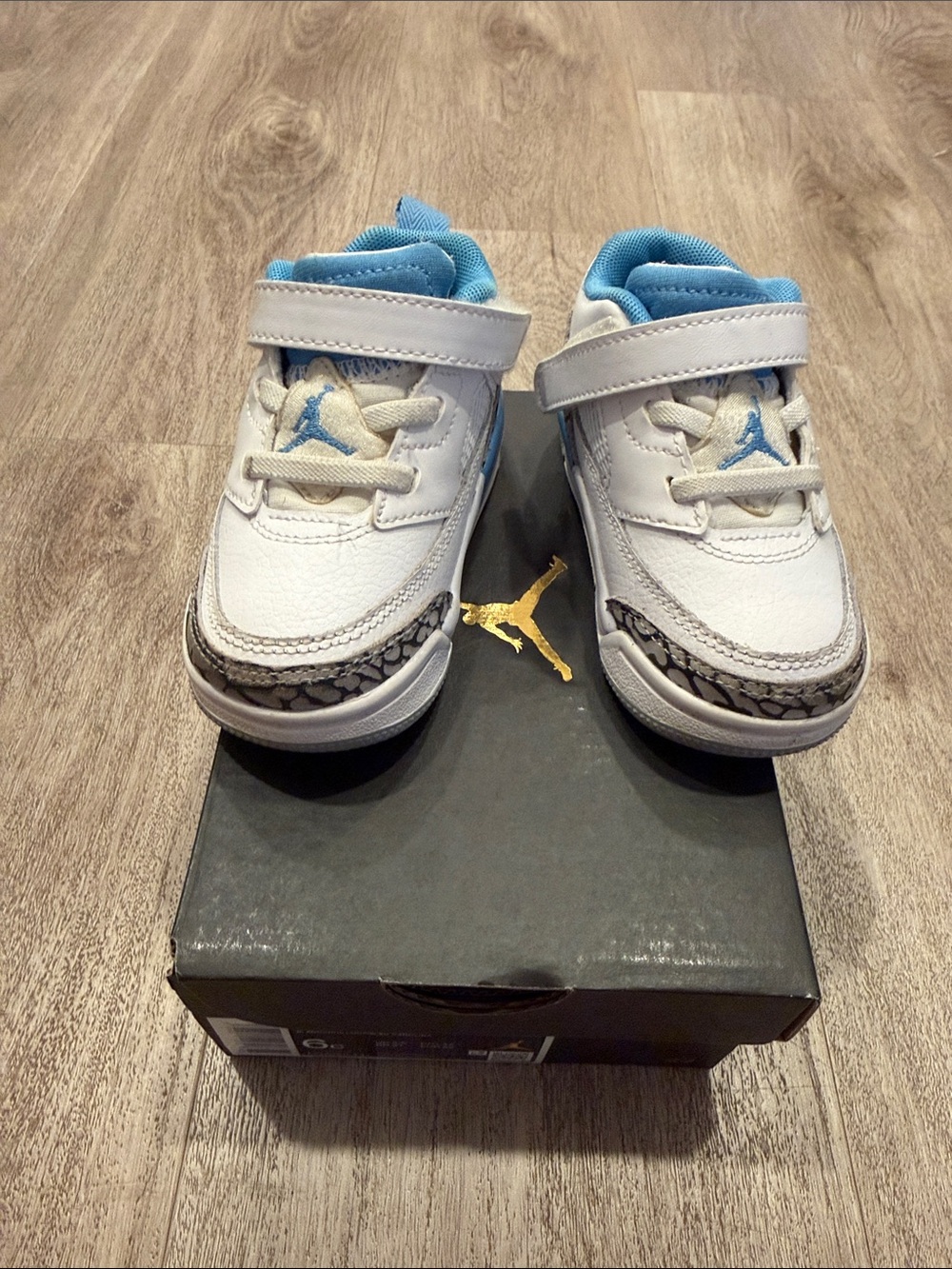 Jordan SPIZIKE LOW Kids White & University Blue Low-Top Sneakers